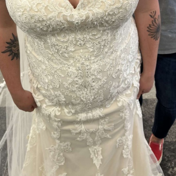 Wedding dress! I have not worn it. 3x off shoulder mermaid wedding dress. - Picture 5 of 11